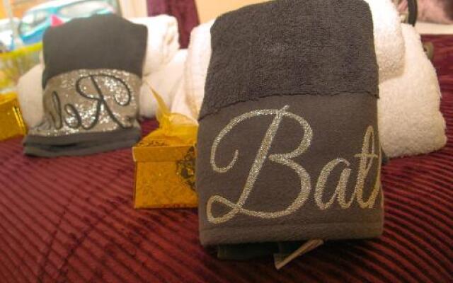 Hla - King Court Apartment 2