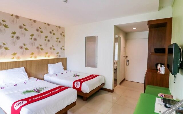 NIDA Rooms Dino Park Karon