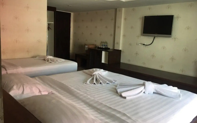 Rayaburi Hotel Patong
