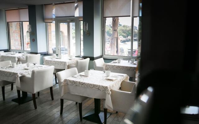 Logis Hôtel Saint-Guirec et de la Plage