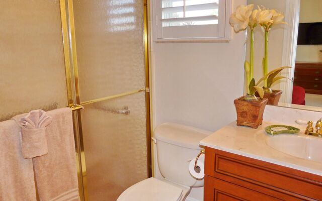 Pet-friendly Waterfront Home Near Beach With Pool