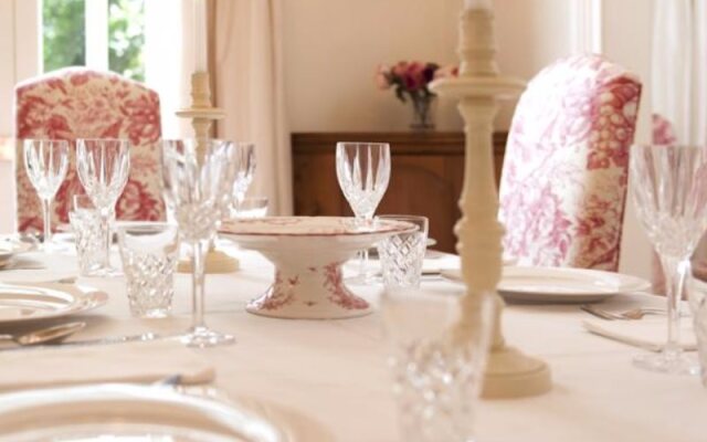 White Dove Cottage Bed and Breakfast