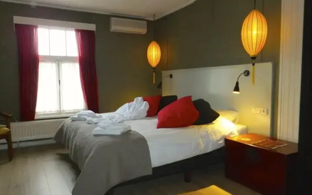 Rias Bed & Kitchen and Beyond