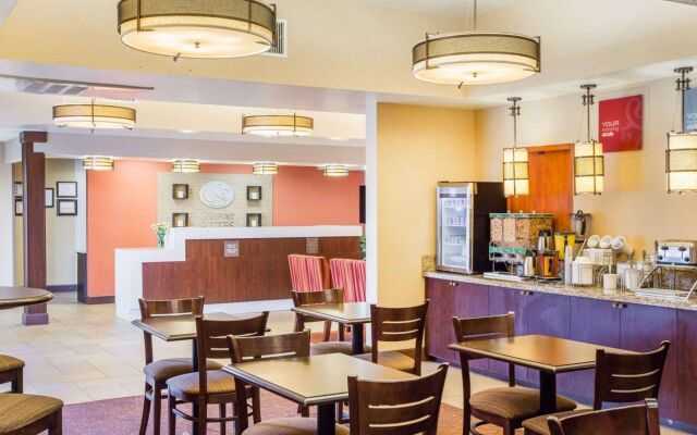 Comfort Suites