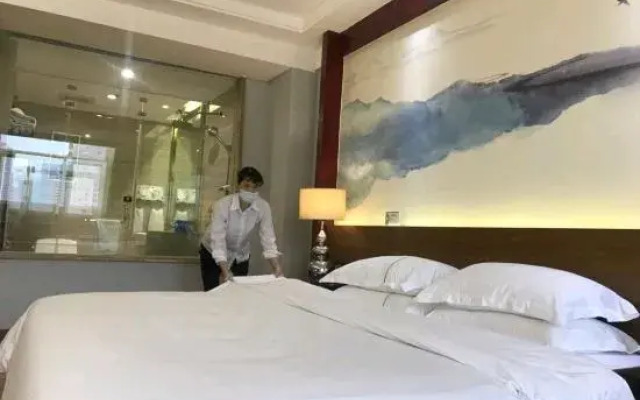 Peninsula International Hotel