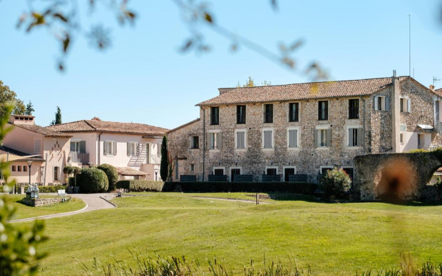 Hôtel Golf & Spa Château de la Bégude, The Originals Collection
