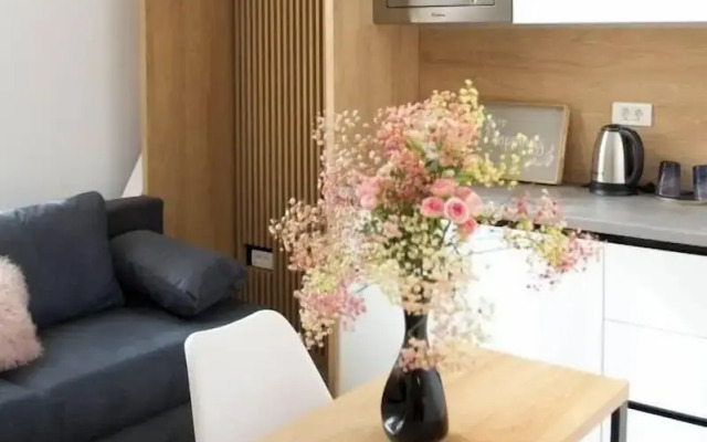 Friends Residence