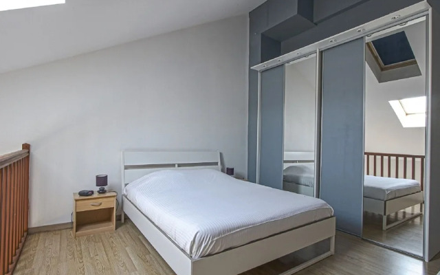 Tasteful Apartment in Comes With Terrace