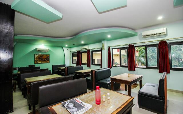 OYO Flagship 22531 C Scheme Ashok Nagar