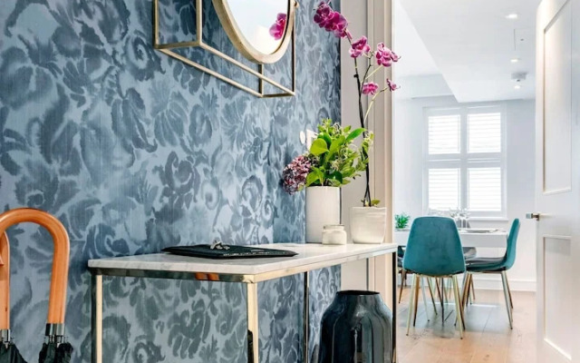 The Smooth Velvet - by Out of Office Lifestyle