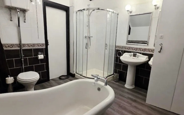 Maes Y Neuadd Country House