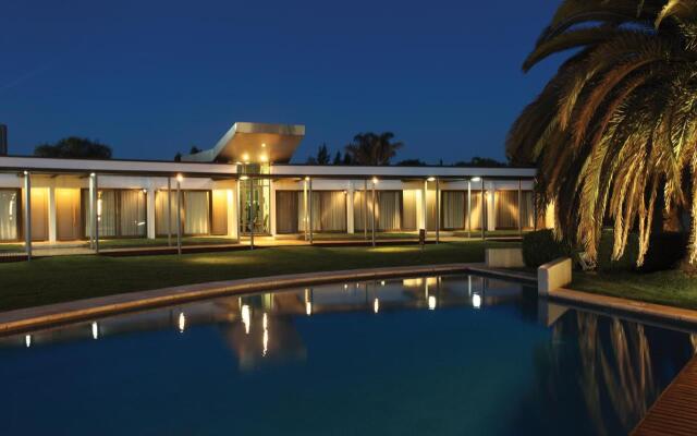 Camberland Resort And Suites Pilar