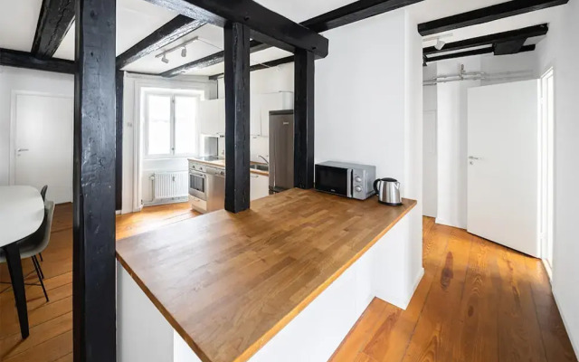 Charming City Apartment w 2-bedrooms