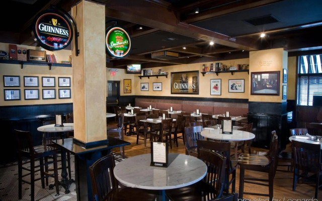 Seven Gables, St. Louis West, a Tribute Portfolio Hotel