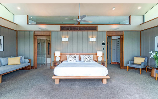 Yacht Club Villas