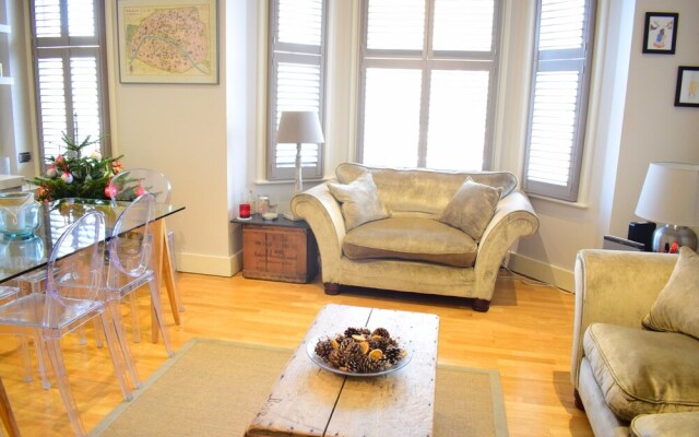 1 Bedroom Flat With Patio in Battersea