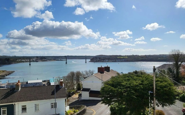 Marina Reach Neyland, Flat With Great sea Views