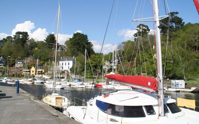 Luxurious Villa in Pont-Aven with Private Pool