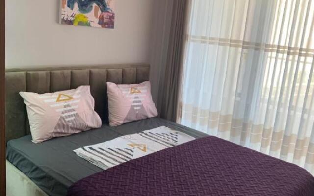 Lovely 1-bedroom Condo in Tirana WiFi-Netflix-AC