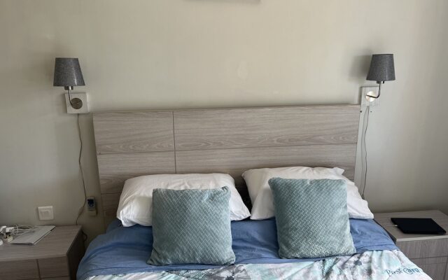 Immaculate Two Beds Luxury Marina Apartment