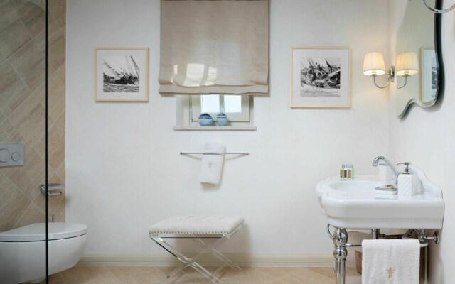 Lavish Villa in Vabriga With Picturesque Views & Pool