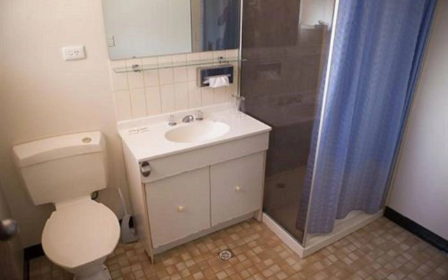 The Waratah Hotel