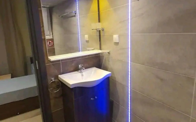 Athens Cozy Studio 30 Sq m semi basement