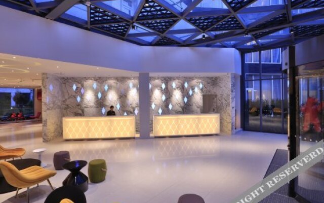 Beijing Yizhuang Rongjingxijie Atour Hotel