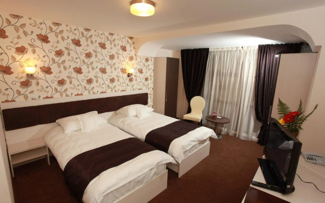 West Plaza Hotel