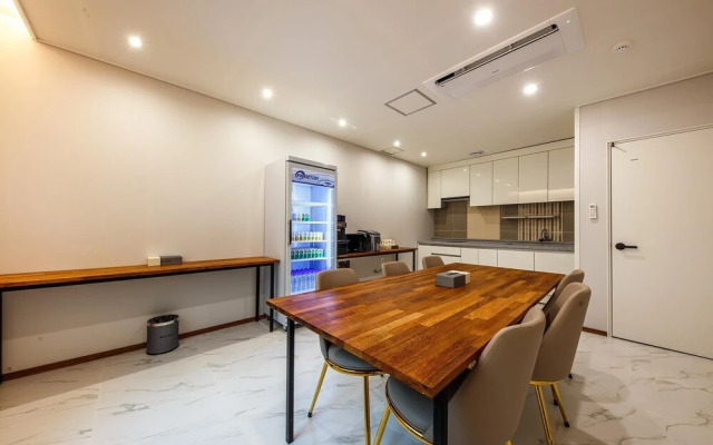 Gunsan Laonhaje Hotel