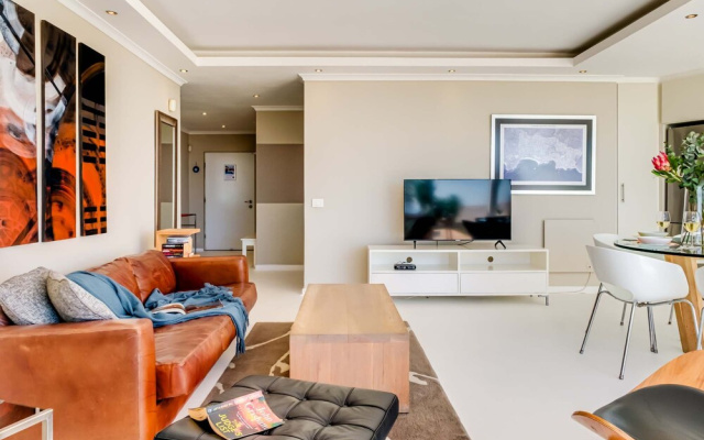 Secure Holiday Apartment w Private Pool Calico