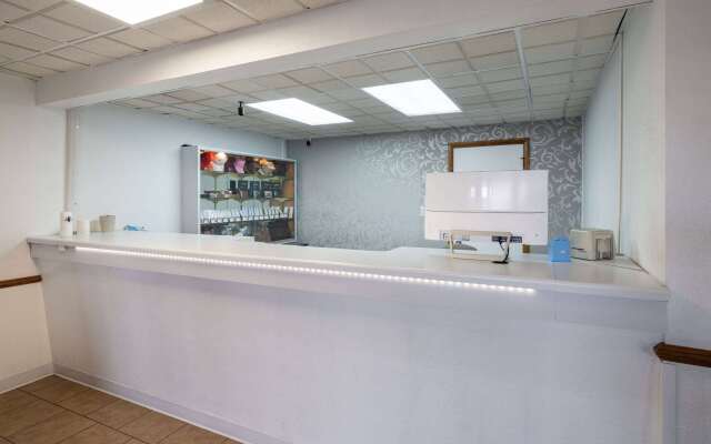 Travelodge by Wyndham Merrill