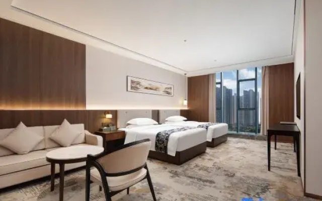Jinliyuncheng Hotel (Qiankun New Town Shopping Outlet, Hubei Polytechnic Institute)