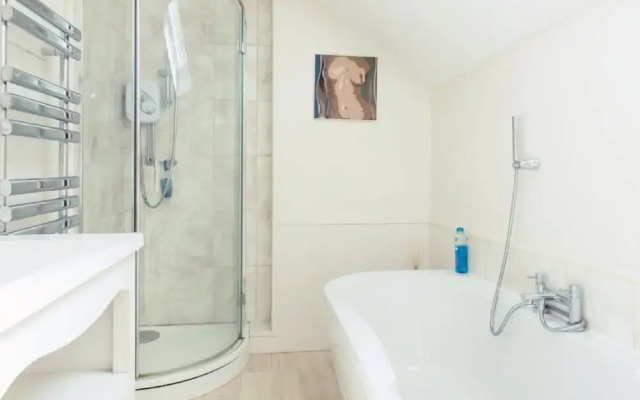 Pleasant 2-Storey City Apartment
