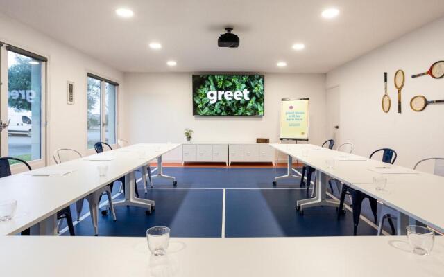 Greet Hotel Angouleme