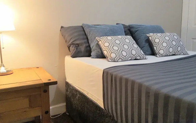 Dragon - Queen Vic House 2 Bedroom Home