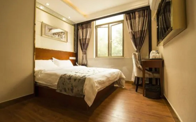 Guangzhou Yuanli Hotel (Pazhou Exhibition Chigang Subway Station)