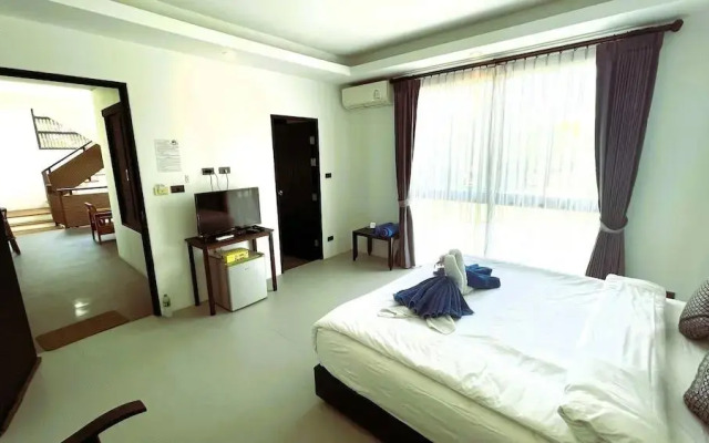 Rockstar Beach Apartments