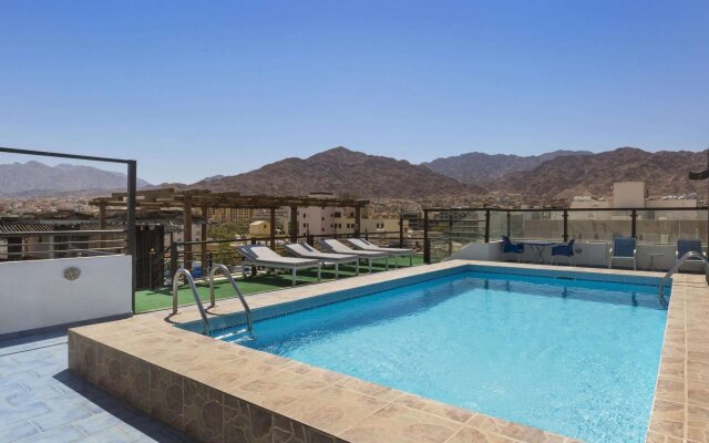 Days Inn Hotel & Suites Aqaba