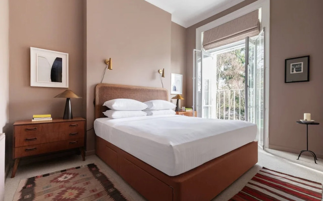 Ladbroke Grove XV by Onefinestay