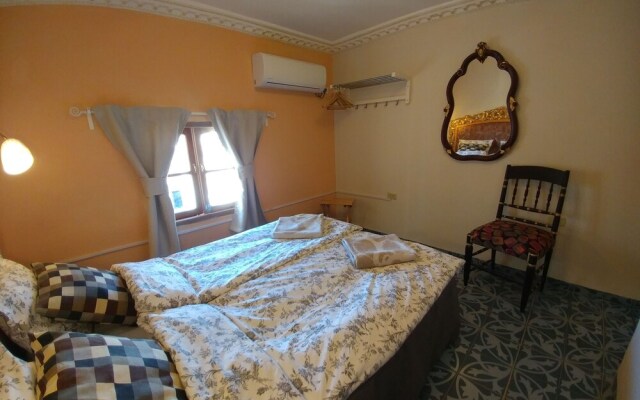 Casa Teniente Rey 16