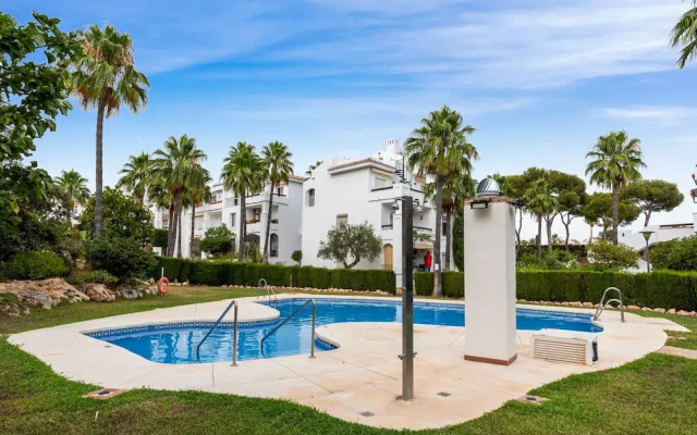 Amazing Pool and Garden Apartment by Costarentals - Ref 253