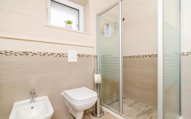 Stunning Home in Cibaca With Wifi and 2 Bedrooms
