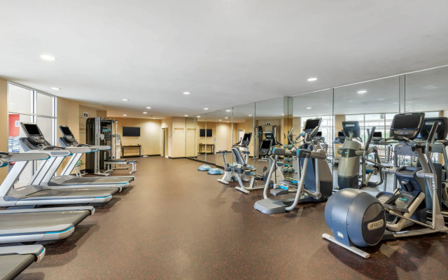 Cambria Hotel Akron - Canton Airport