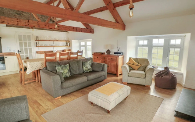 Fferm Porthdafarch South Farm House