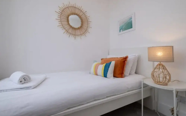 Host Stay Good Vibes at Buckingham