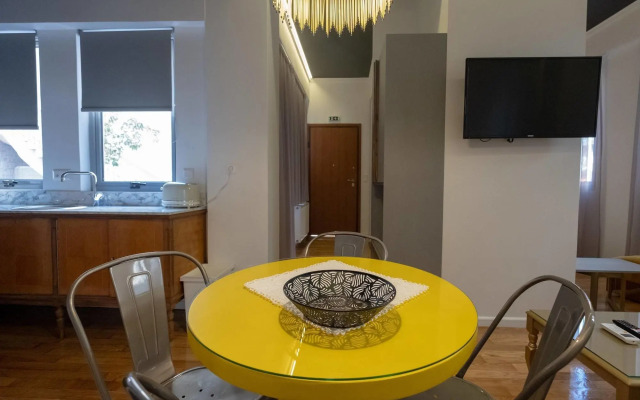 Athenian Yard Suites