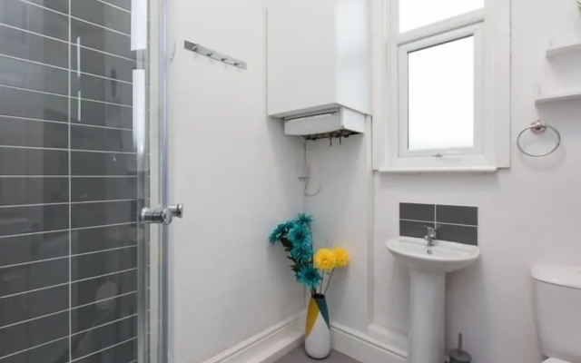 Townhouse @166 Ruskin Rd