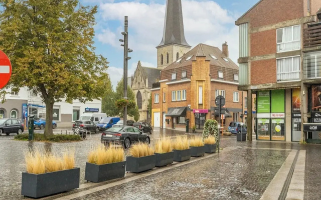 Lush Holiday Home in Vlaanderen With Private Pool