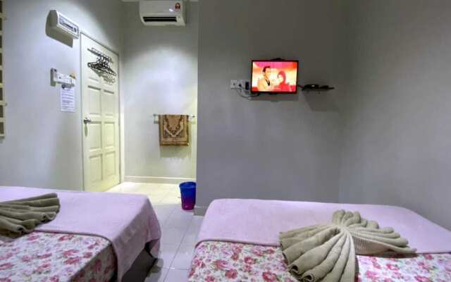 OYO 91002 D Qamar Motel